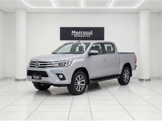 TOYOTA HILUX 2.8 SRX 4X4 CD 16V DIESEL 4P AUTOMÁTICO TOYOTA HILUX 2.8 SRX 4X4 CD 16V DIESEL 4P AUTOMÁTICO